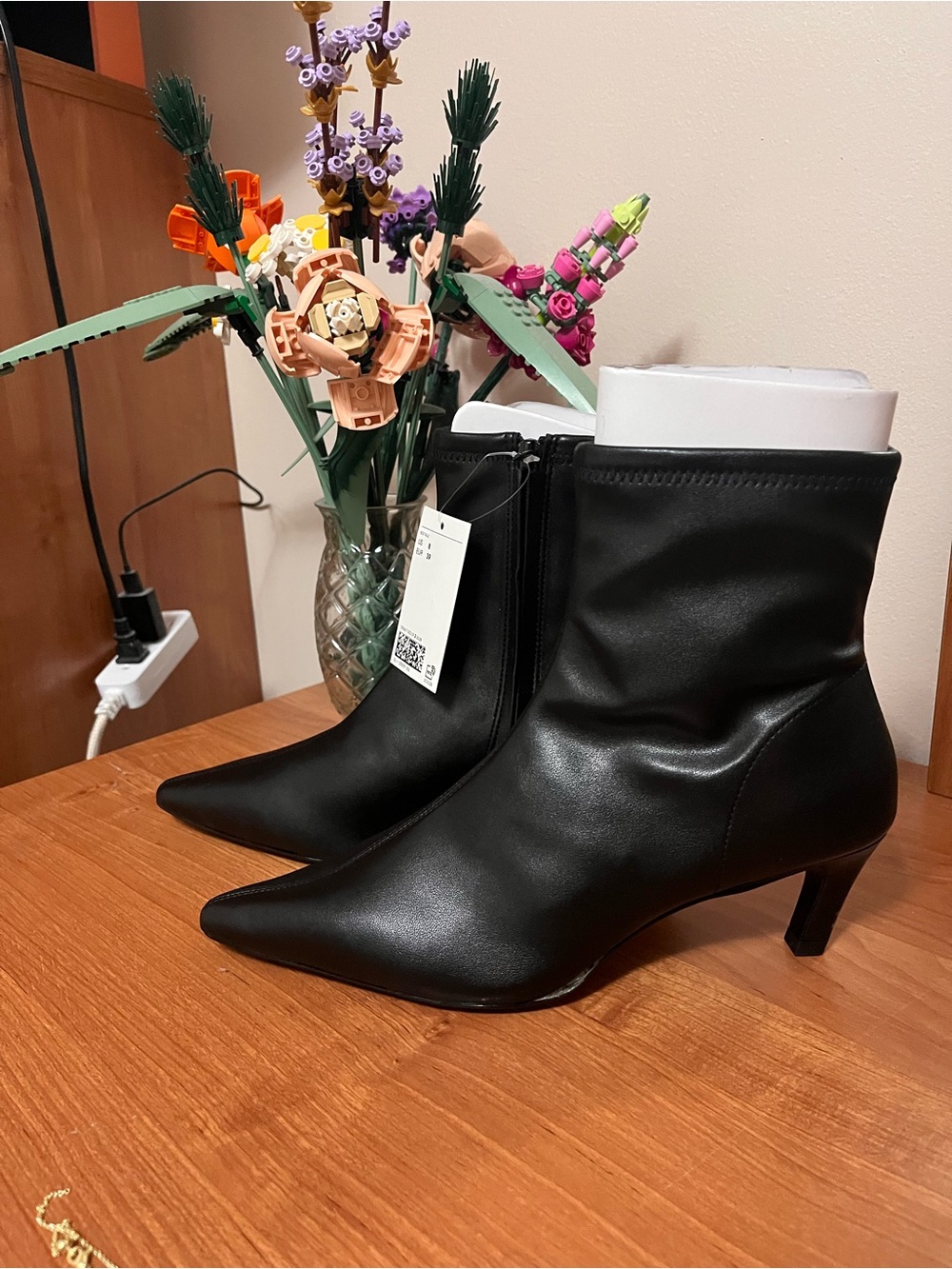 H&M Black Pointed-Toe Mid-Heel Ankle Boots